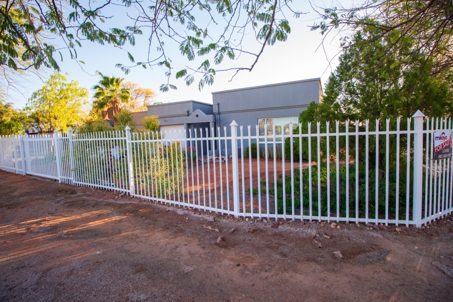 3 Bedroom Property for Sale in Keidebees Northern Cape